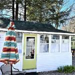 Cottage 7 - Stand Alone Queen Bed Child Loft w Twin Private Bath Kitchenette Pets Allowed Fee applies Wolfeboro New Hampshire