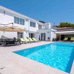Modern villa at few steps to Puerto Banus