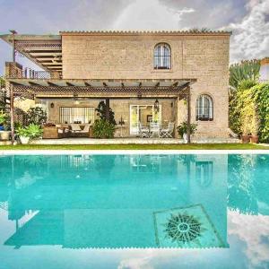 New villa at 1km from the beach of Puerto Banus