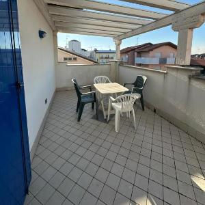 RESIDENCE STEFANIA ATTICI SU 2 LIVELLI - AGENZIA COCAL