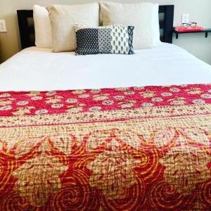 Pet friendly queen room for 2