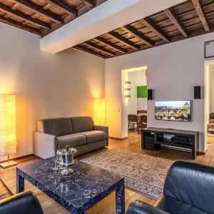 Domus Mondrian Luxury House