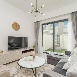 Luxurious 3 BR with Maid Room in Arabian Ranches 2