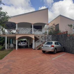 Appartement confortable à Ducos avec terrasse - 107 m² - parking.