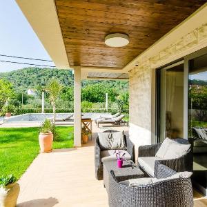 Villa Dolores Apartments