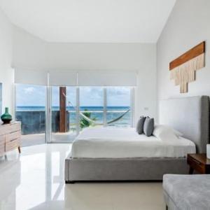 Casa Los Mares ocean front penthouse condo