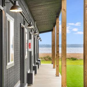 South Bay Inn
