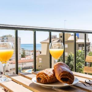 Stylish Seaview Terrace Retreat