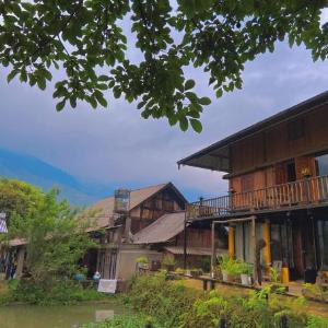 Sapa Ta Van Desi House - Mountain View & Hiking Tours