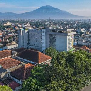 Ascent Hotel & Cafe Malang