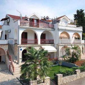 Apartments with a parking space nska Krk - 22252