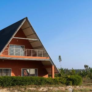 Golden Triangle by VEO StayVista - 5BHK Pet-Friendly Villa with Shared Pool