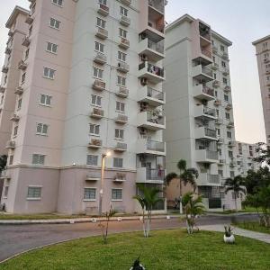 3 Bed Apartment - Sleeps 6 - Free Parking