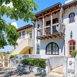 Trendy Condo with Stunning Ocean Views and Exclusive Beach Club Access in Las Catalinas
