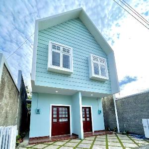 Rumah Paron Barat Mungil dan Unik