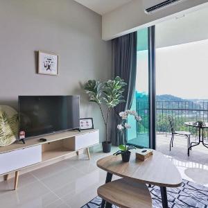 A Stylish & Comfy 2BR KLGCC Apt Free Parking