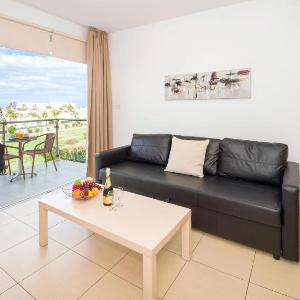 Austin - Coralli Beachfront Apartment