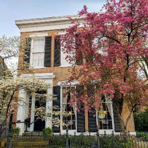 Iron Gate Inn