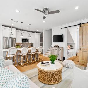 Sands Cottage Carriage by 30A Escapes