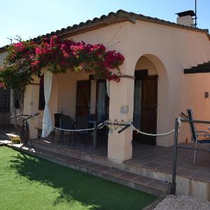 Casa acogedora con jardín y piscina en zona tranquila cerca de la playa en L'Estartit - ES-323-16