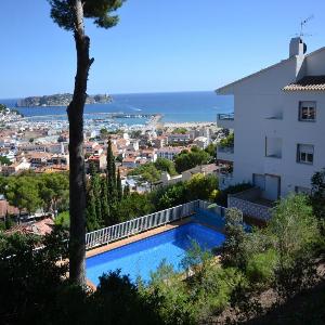 Apartamento de 2 habitaciones en L'Estartit con piscina y aire acondicionado - ES-323-13
