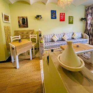 Charming Getaway in Casablanca Maroc Cozy Home with Thoughtful Amenities