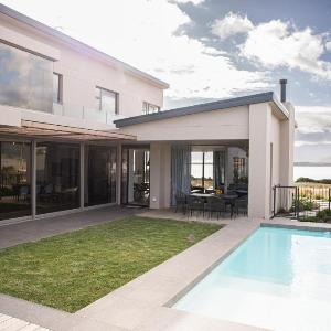 Benguela Cove - Milk and Honey
