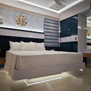 Evara - Premium Fully AC - 3BHK Luxury Apartment with Style