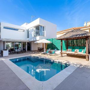 797 HOLIDAY RENTALS - Hermosa villa en playamar