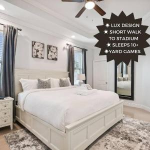 Lux 4BR Tampa Retreat - Mins Walk to RJ Stadium