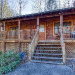 ER259- Country Charm Great Location Close to town cabin Pigeon Forge