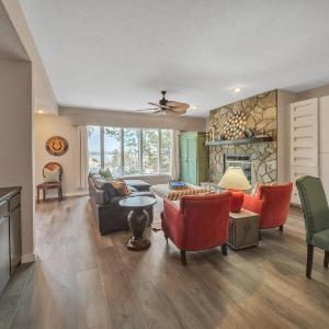 Lake side Keowee Condo with Amenities 12 m Clemson