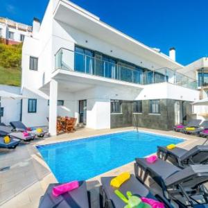 Villa Ladera Sol by Villa Plus