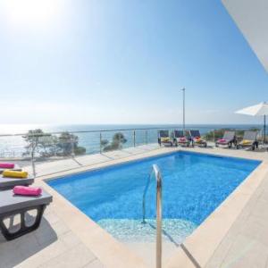 Villa Ladera Vista by Villa Plus