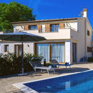 Villa Mare With Private Pool And Garden - Happy Rentals