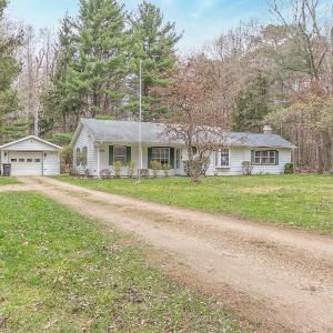 Silver Woods - New Vacation Rental - Lake Access Half a Mile away