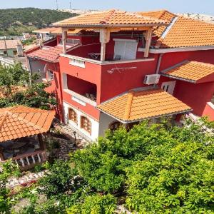 Apartments with parking space Lopar Rab - 22674