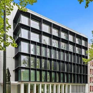 Spacious 6th-Floor Gem: Modernity Meets Comfort
