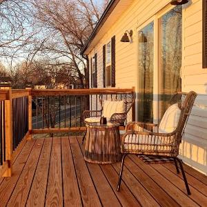 Alemania Haus - Cozy Rambler on Market Street!