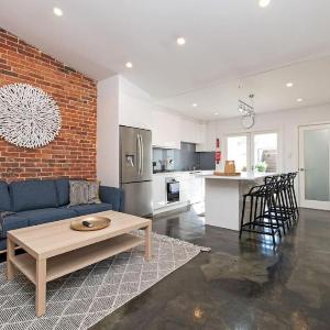 Lovely and Spacious 2-bedroom home in Norwood