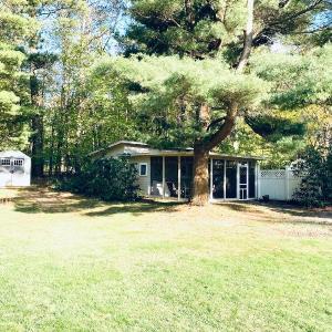 Lakeside Cottage - Right across of Westside County Park with lake access