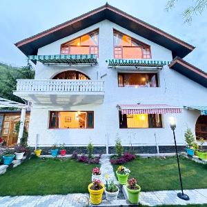 Tree of Life Lakeside Cottage Srinagar
