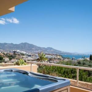 Malibu Mansions by the beach by ALFRESCO STAYS