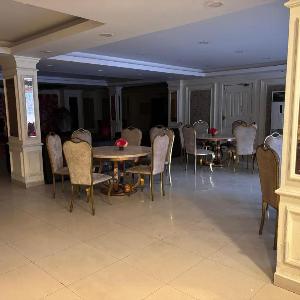 DIVINE HOTELS & BANQUETS Sector 70