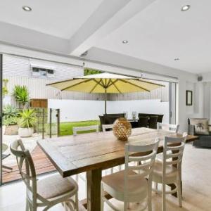 9 Depper Street - Large Residence Entire 6 Bed House