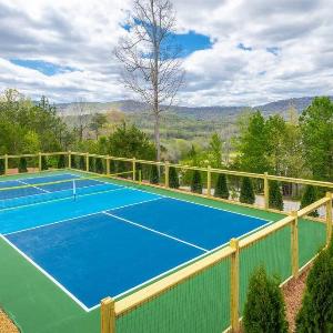 Pickleball - Pool - Hot Tub - Gym - BBQ