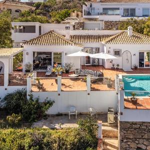 Beautiful Home In Almuñecar With Wifi