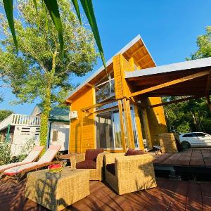 Dolly - Waterfront Villa no 154L