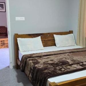 OOTY LIMRA HOLIDAY INN cottage