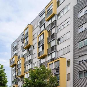 Cityscape Comfort Apartment With Garage - Happy Rentals